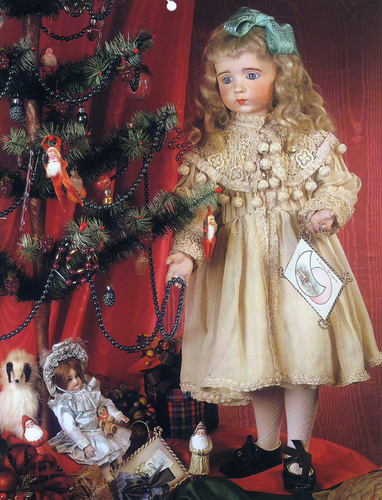 #9 A Marque with wide collar dress